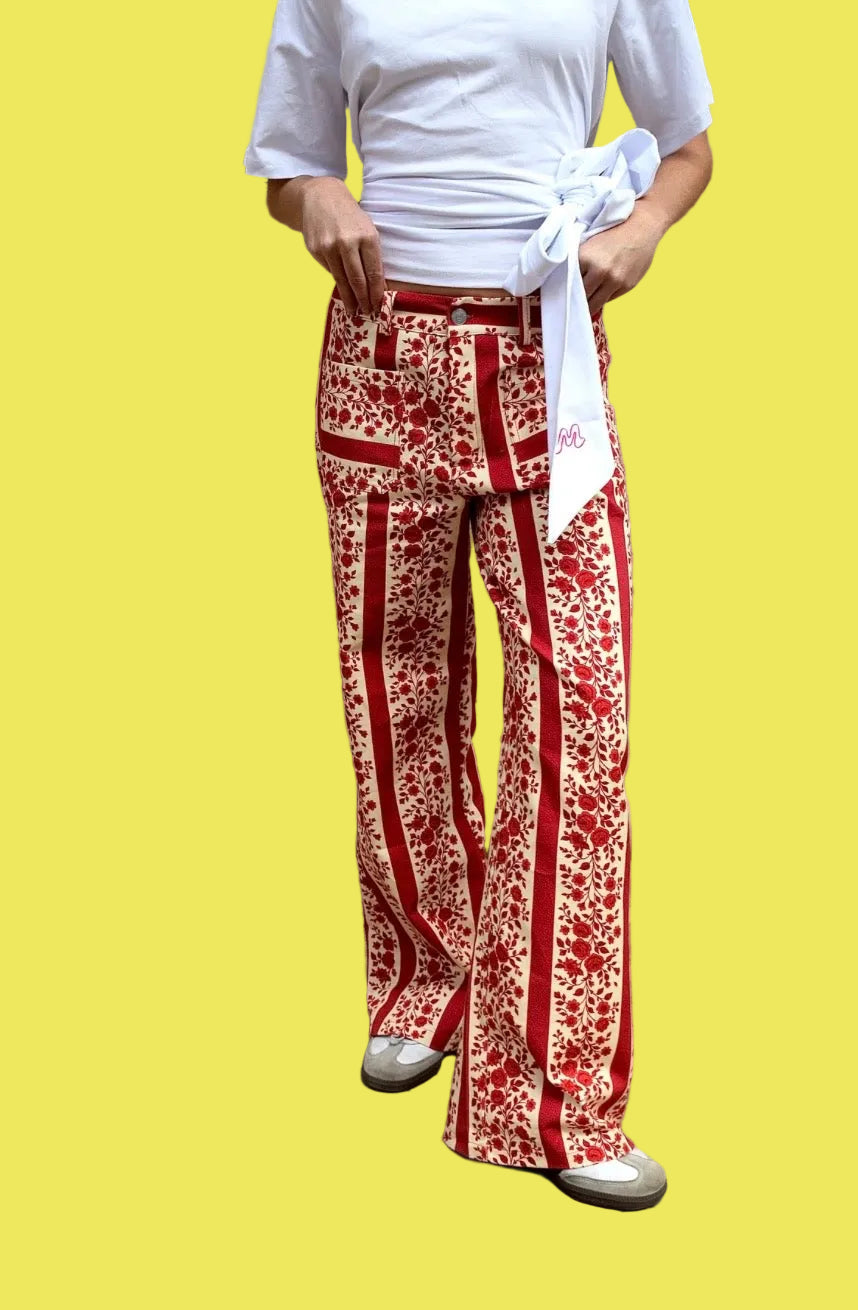 Valeria Flores Jeans