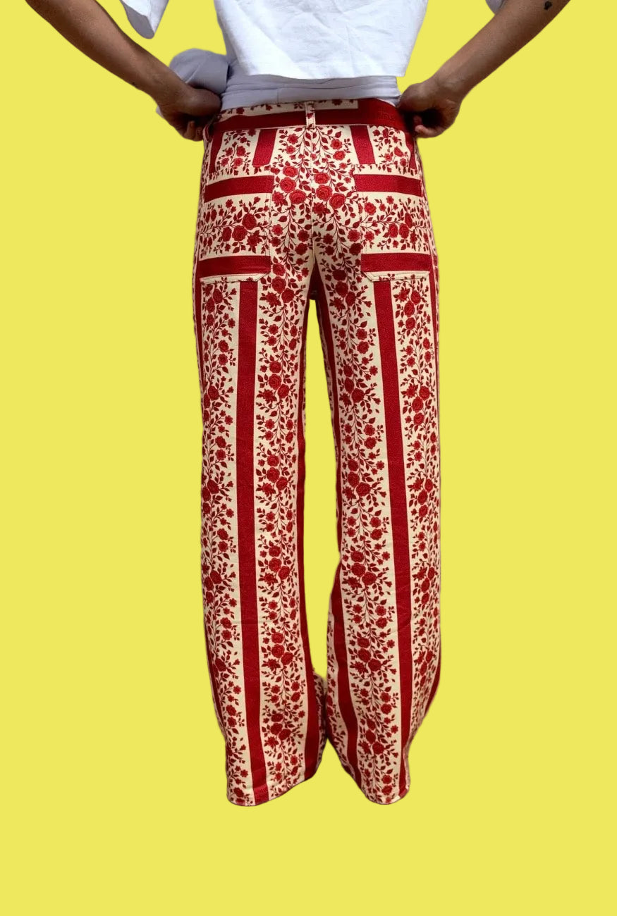 Valeria Flores Jeans