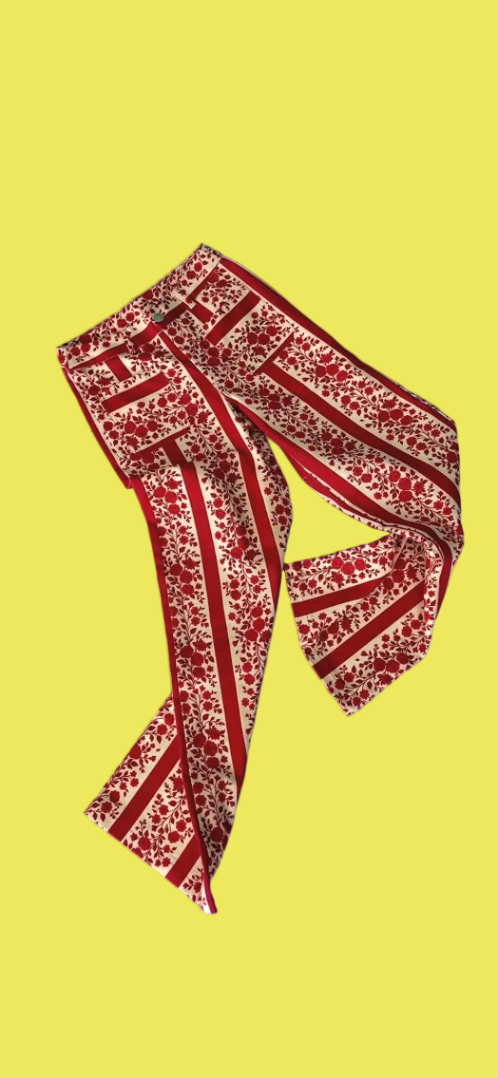 Valeria Flores Jeans